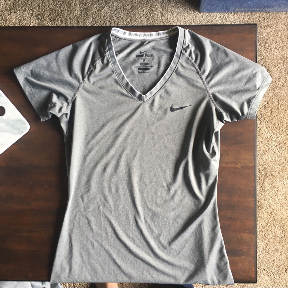 EUC. Nike Pro Dry Fit. Fitted Shirt